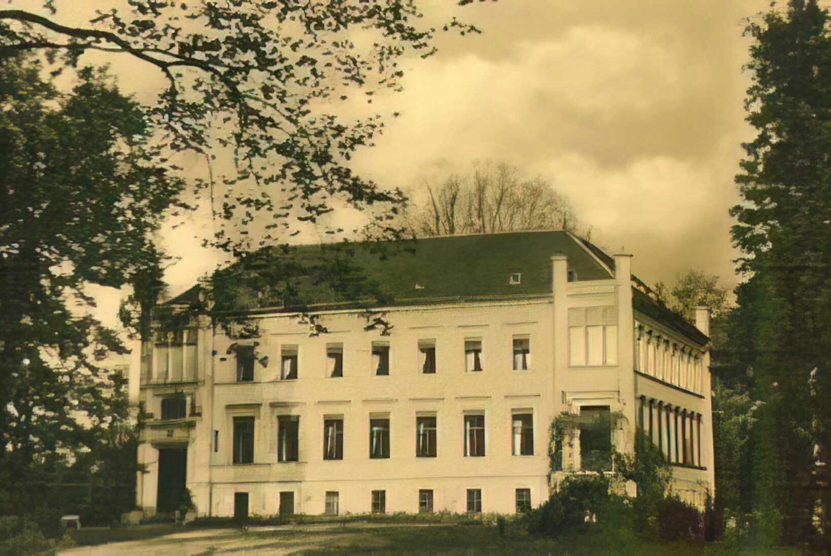 Schloss (1945 abgebrannt) Schloss (1945 abgebrannt)