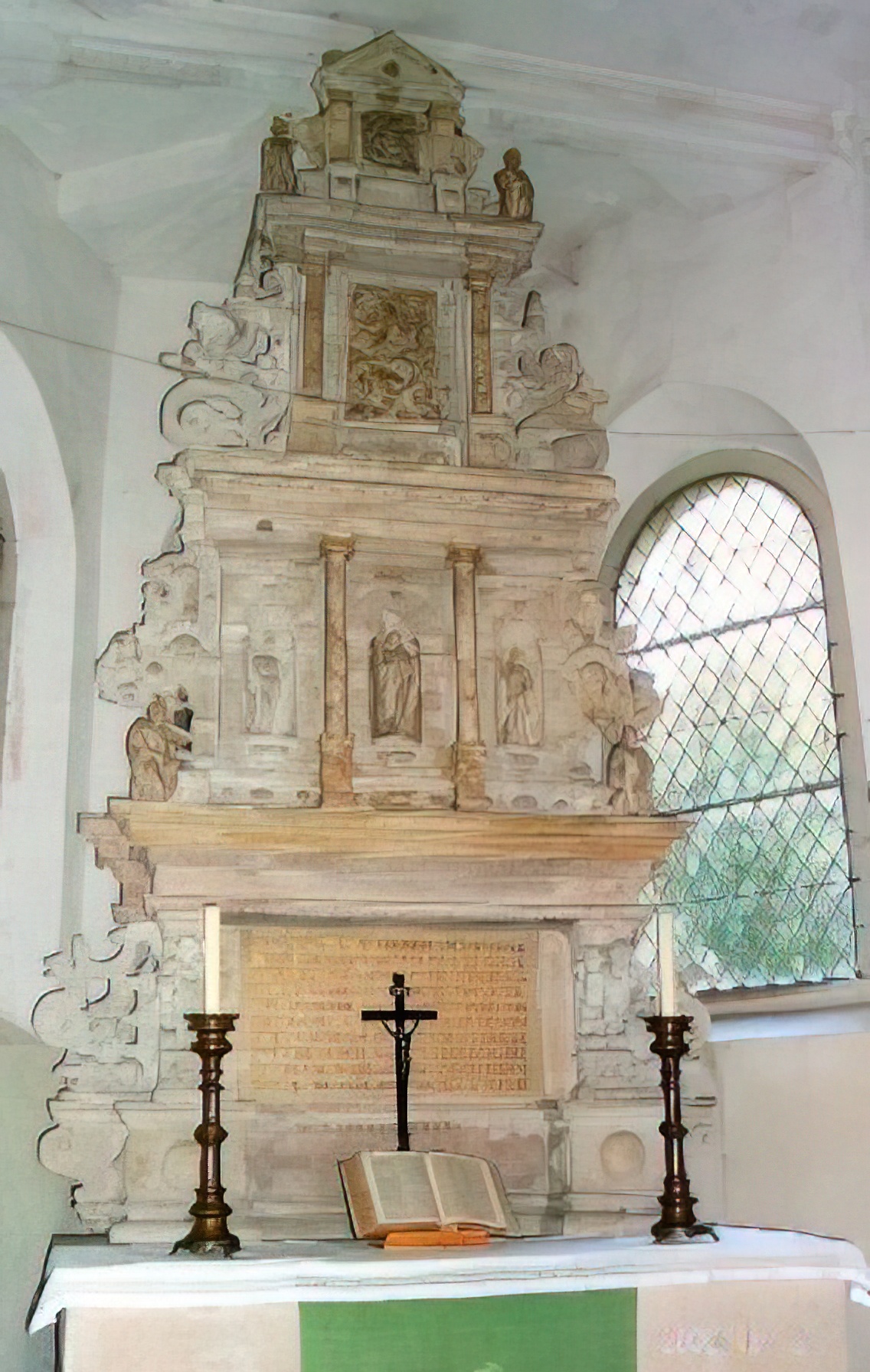 Epitaph für Margarete v. Alvensleben heutige Gestaltung als Altar