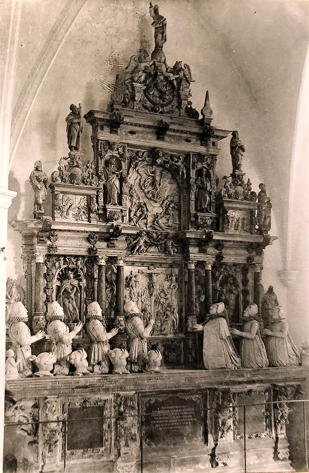 Neindorf 2 Grabdenkmal im Magdeburger Dom